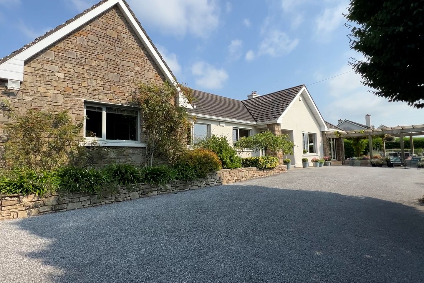 The Farside, Jerpoint West, Thomastown, Co. Kilkenny, R95F8E8 3