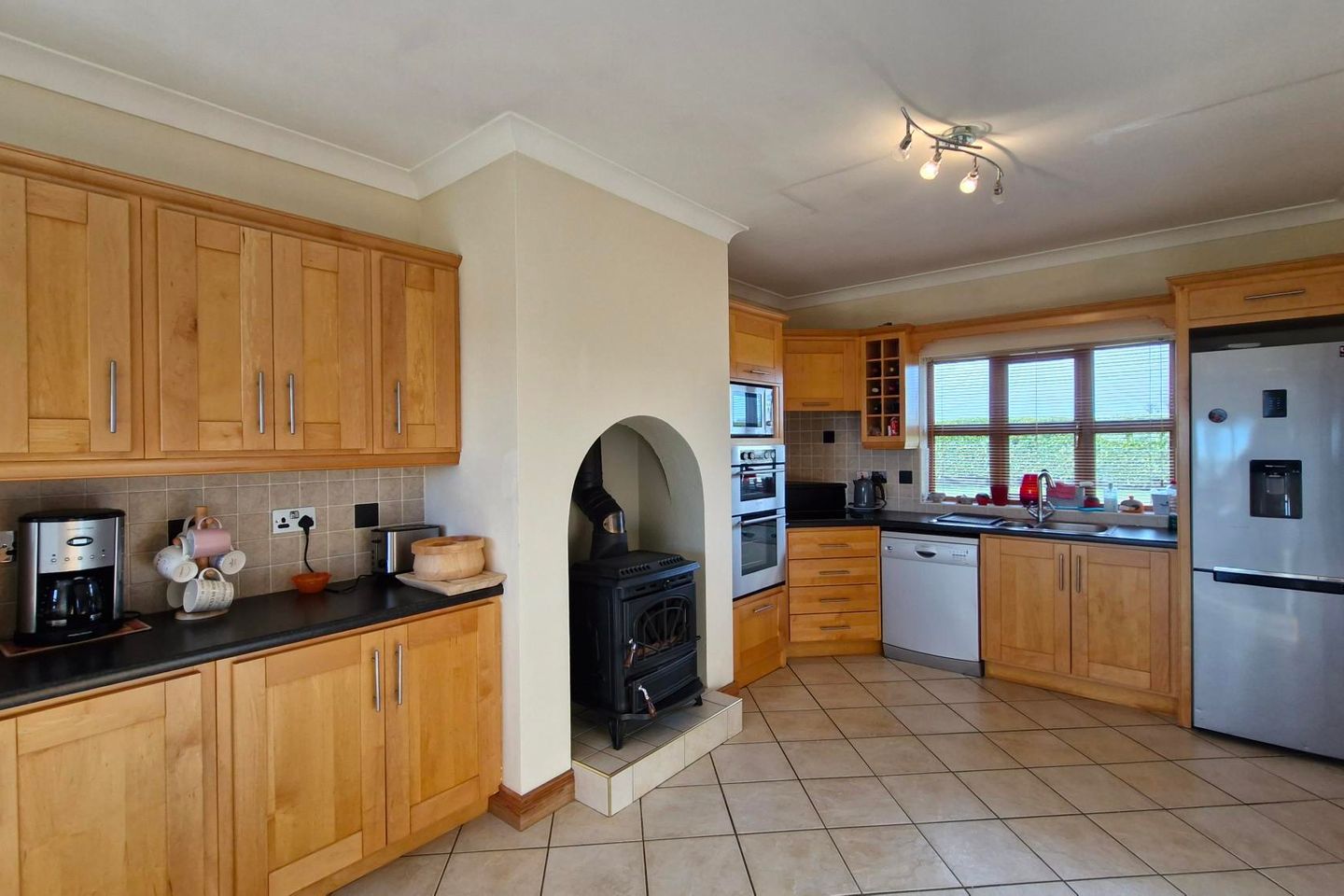 Eskermore, Ballinamore Bridge, Ballinasloe, Co. Galway, H53XK63 10