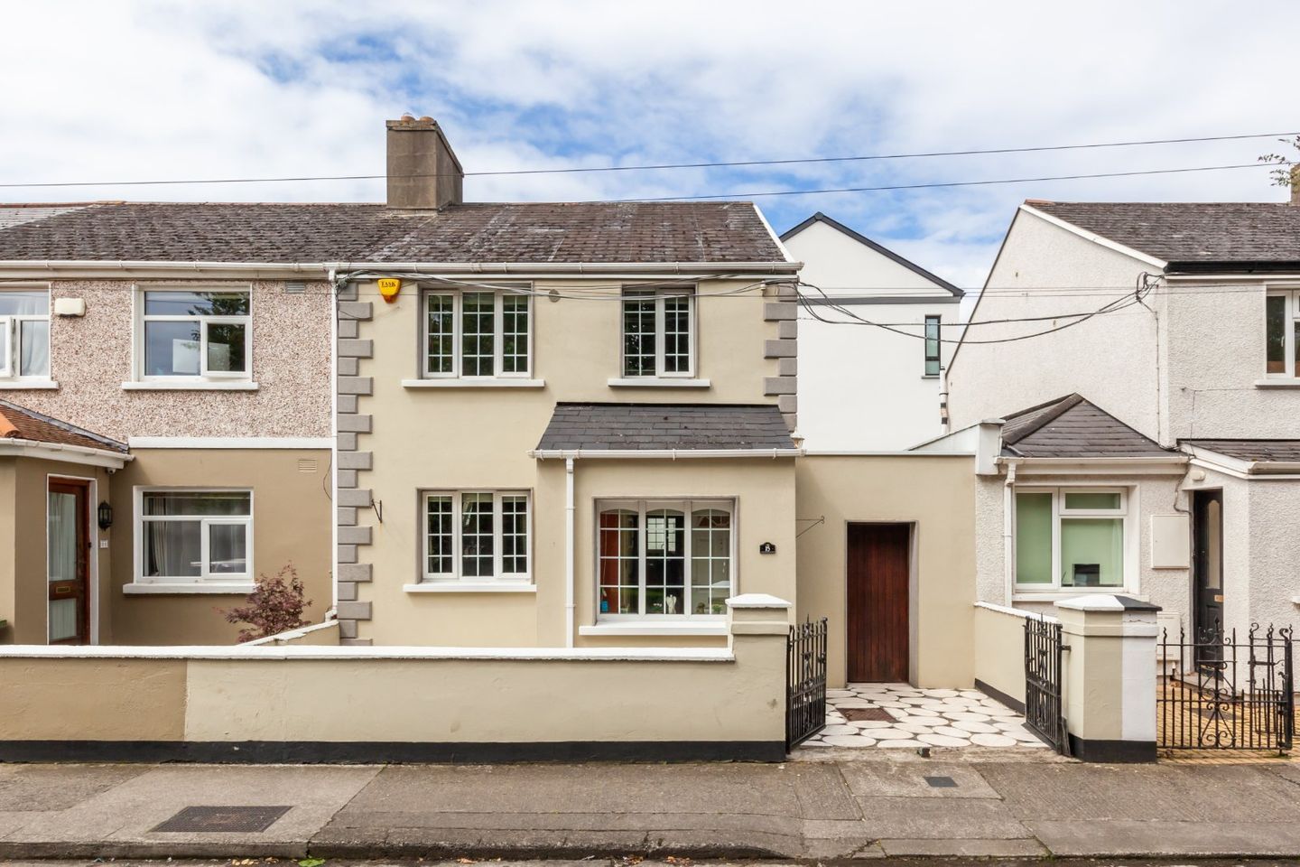 15 Blackquiere Villas, Off North Circular Road, Royal Canal Bank, Dublin 7, D07RY17 6