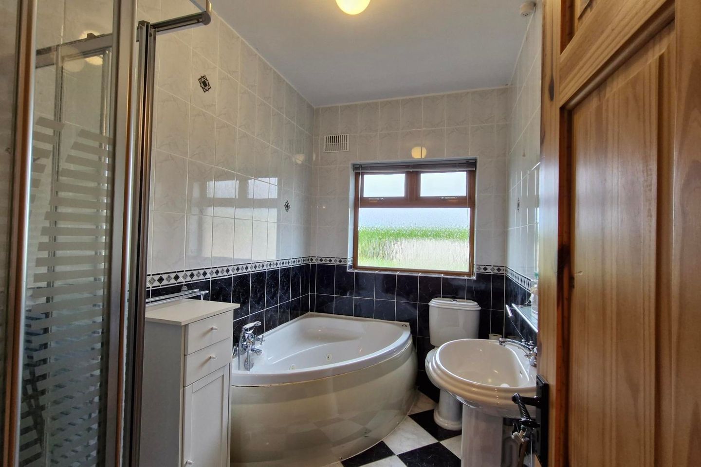 Eskermore, Ballinamore Bridge, Ballinasloe, Co. Galway, H53XK63 9